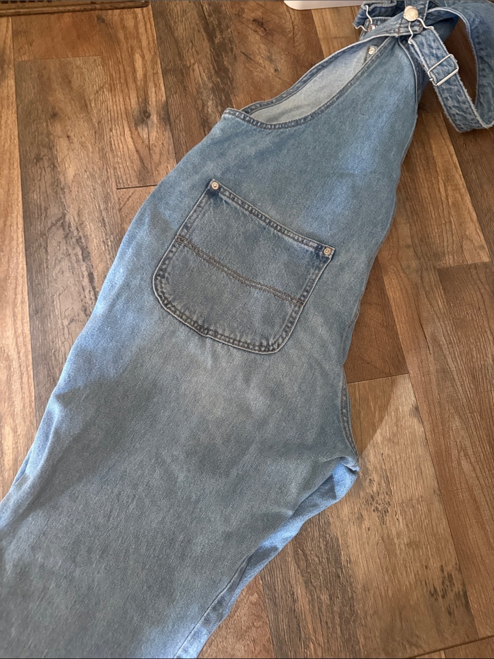 Old navy distressed overalls - Picture 6 of 6